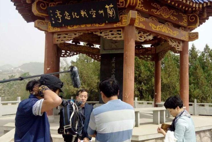            英国上市公司官网365李亚林老师参与纪念二战胜利70周年纪录片拍摄 