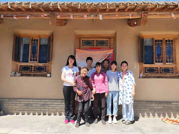 “走访送温暖，关爱促成长”——英国上市公司官网365赴定西市通渭县各乡镇走访慰问经济困难员工家庭