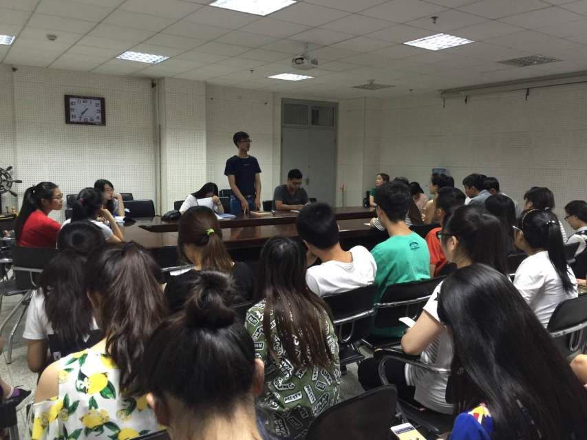            英国上市公司官网365本科生党支部集中学习“习近平总书记 在庆祝中国共产党成立95周年大会上的重要讲话”精神 
