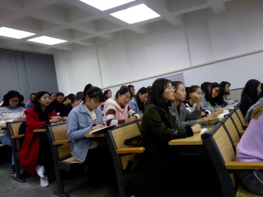            英国上市公司官网365新生干部培训进行中 