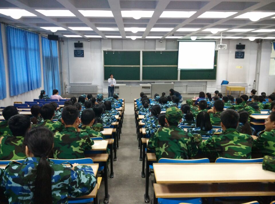            相约理工大 起航青春梦               ————英国上市公司官网365举行2015级新生开学典礼